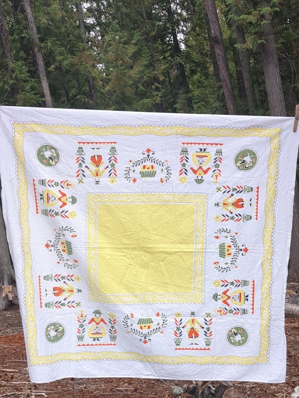 Vintage Tablecloth Cotton 42"